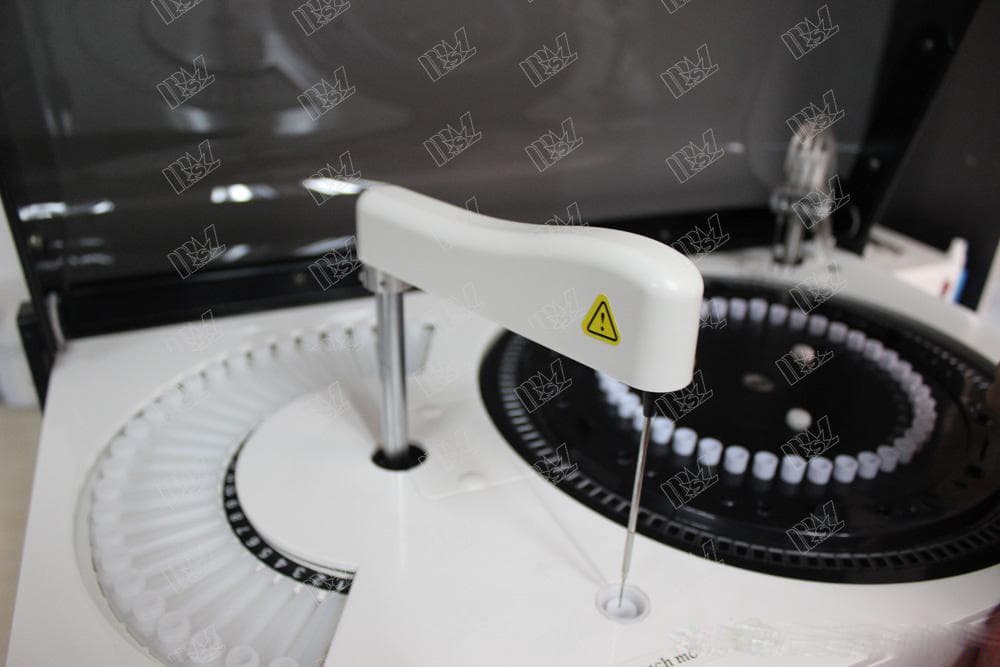 fully automatic chemistry analyzer
